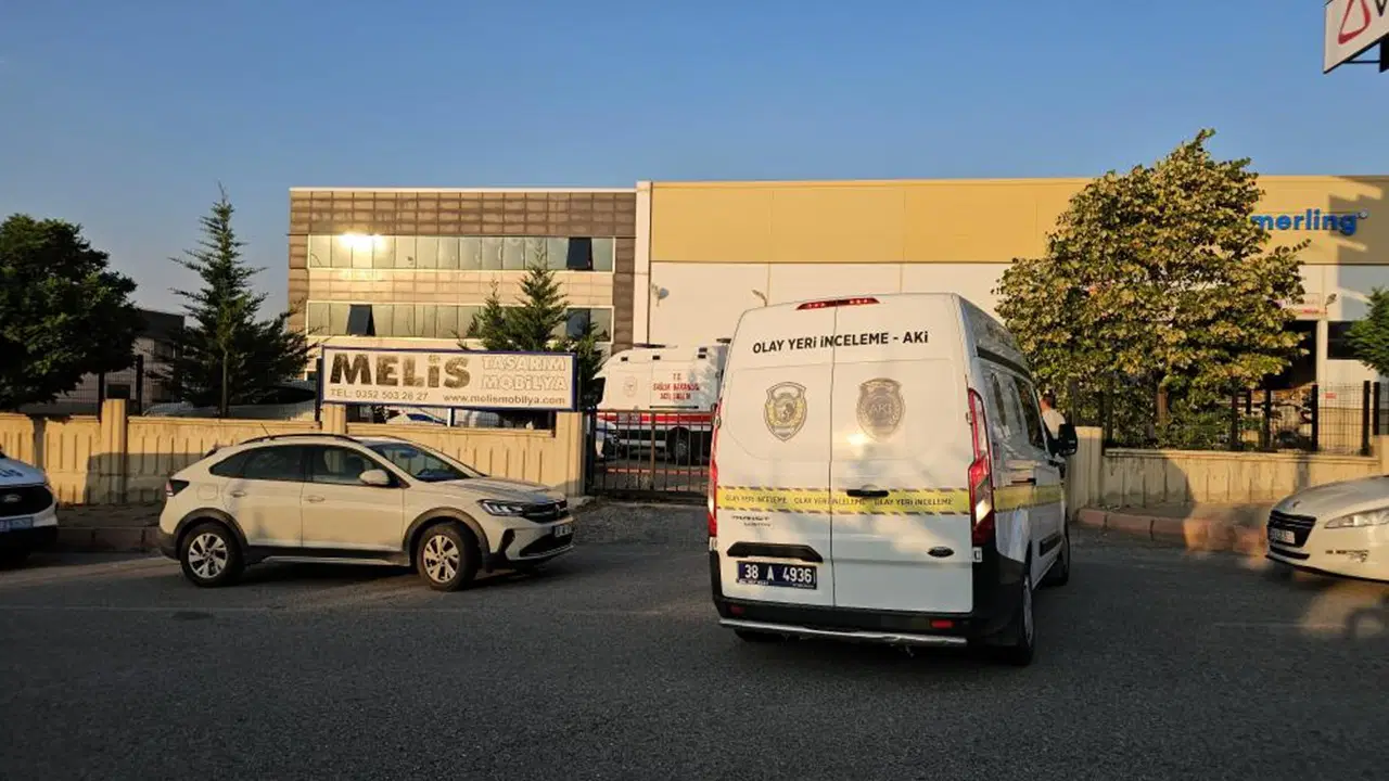 Kayseri'de Fabrika Önünde Üzücü İntihar Olayı