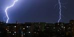 Ankara'da sağanak ve yıldırımlı akşam!  Yıldırım nedeniyle elektrik kesintisi yaşandı