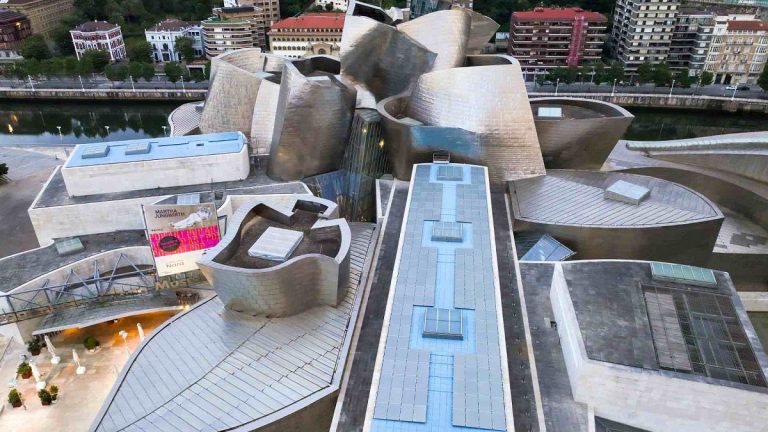 Guggenheim Bilbao'da ekolojik dokunuş: 300 güneş paneli kuruldu