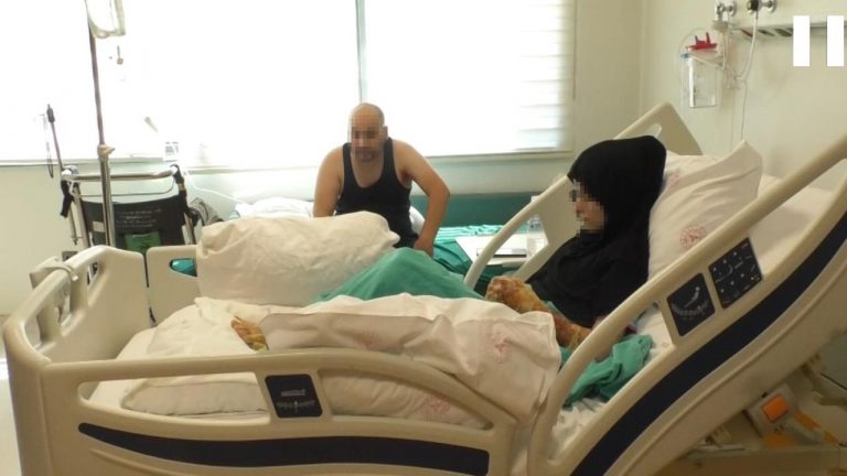 Barbekü ateşine dezenfektan döküp hastaneye kaldırıldılar