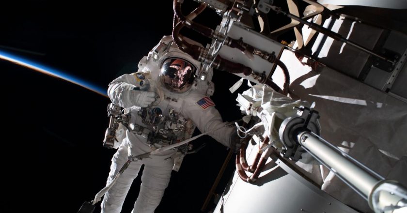 Uzayda mahsur kalan 2 astronot şubat ayına kadar bekleyecek