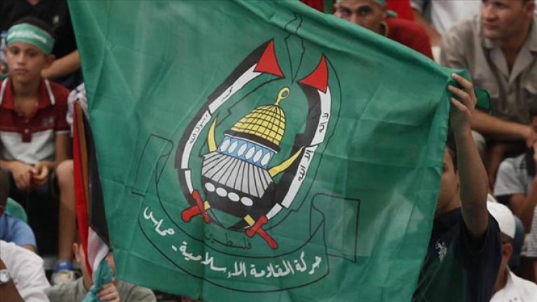 Hamas, Filistinlinin naaşını çatıdan atan İsrail askerlerinin öldürülmesine tepki gösterdi