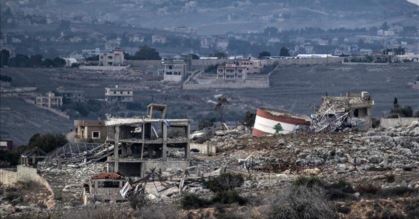İsrail Soykırımı Güney Lübnan’da bir dizi hava saldırısı düzenledi