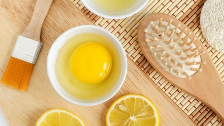 Evde yapılacak en iyi saç bakım maskesi! Dökülmeyi durduruyor! Bakımsız ve dökülen saçlara doğal çözüm!