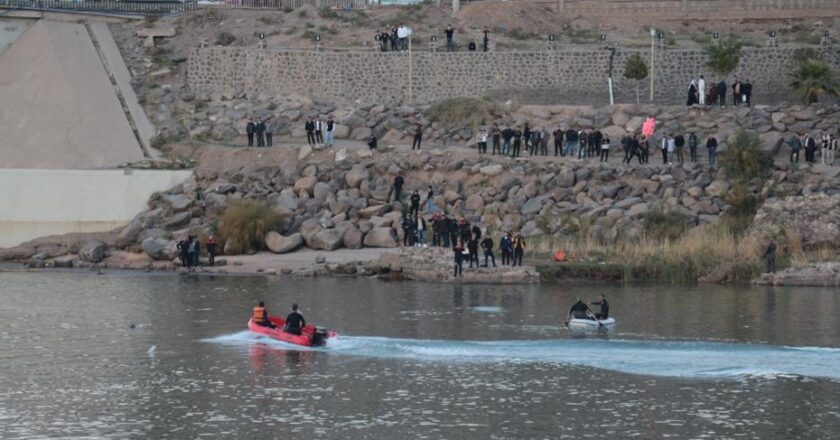 Terliğini almak için suya düşen çocuk kayboldu