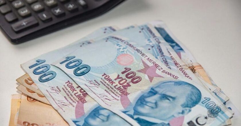 Memur ve emeklilere zam müjdesi: 2026 maaş artışı ne kadar olacak?