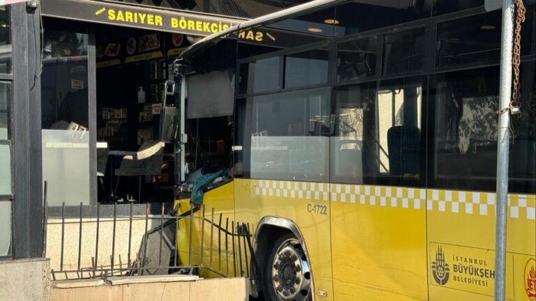 Üsküdar’da İETT Otobüsü ile Kaza Meydana Geldi