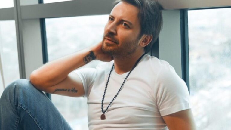 Öyle Bir Geçer Zaman Ki’nin Ahmet’i Tolga Güleç evlendi! İşte nikahtan ilk kareler…