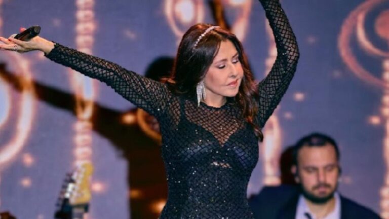 Nilüfer’in sır gibi sakladığı kızı Ayşe Nazlı evlendi! İşte nikahtan ilk kareler…